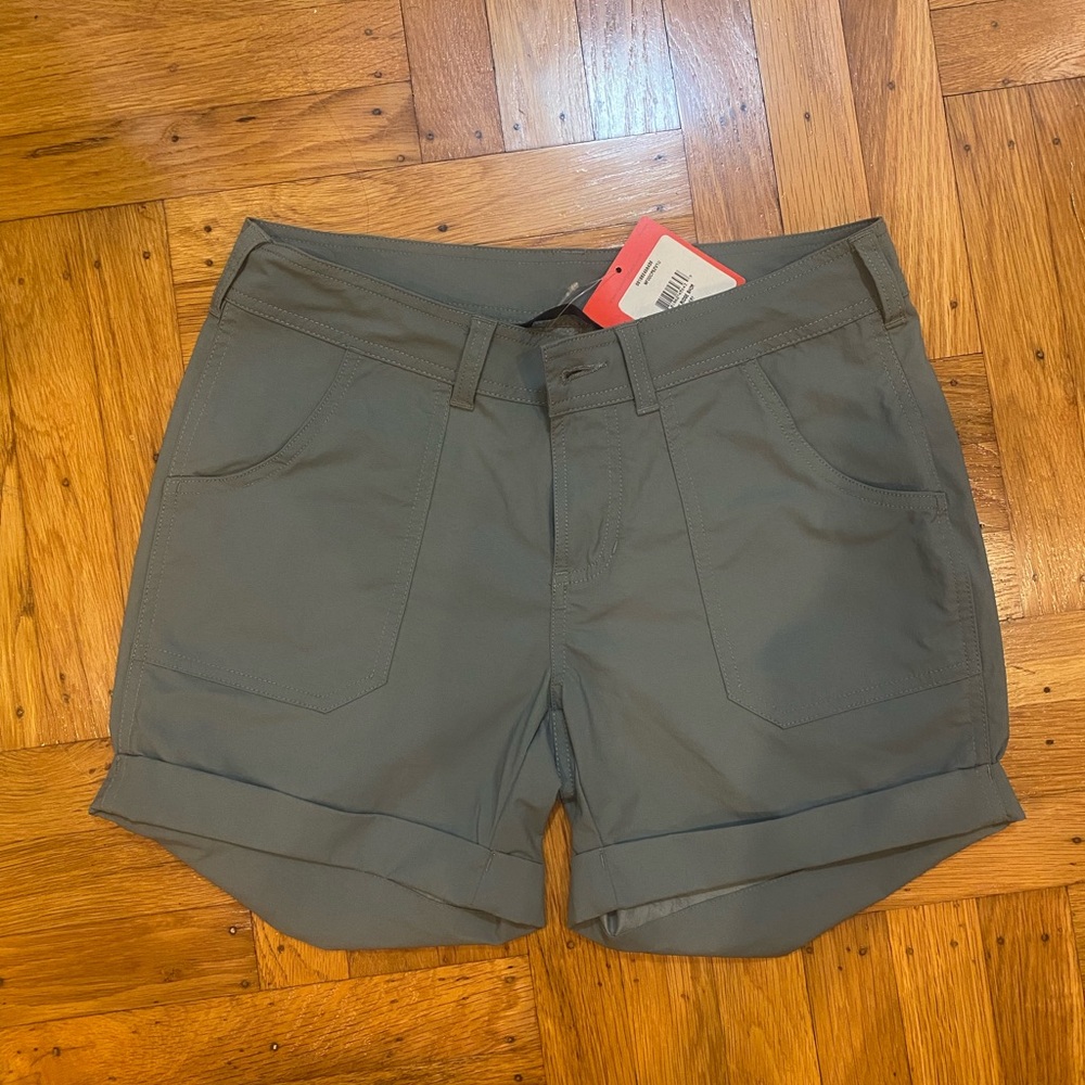 Unworn Hiking shorts from The North Face. Light material, great for keeping cool
